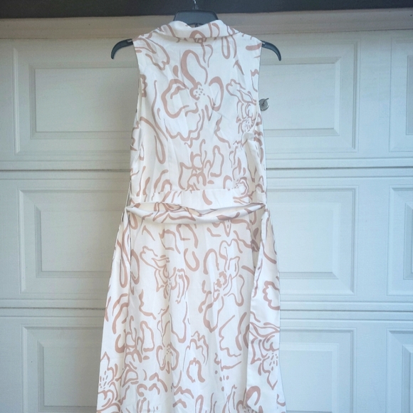 Beautiful Elegant Summer Dress 🥳Host picked 🥳 - Picture 7 of 10